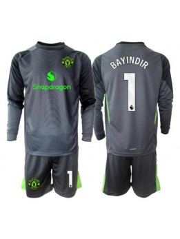 Billige Manchester United Altay Bayindir #1 Keeper Bortedraktsett Barn 2025-26 Langermet (+ Korte bukser)